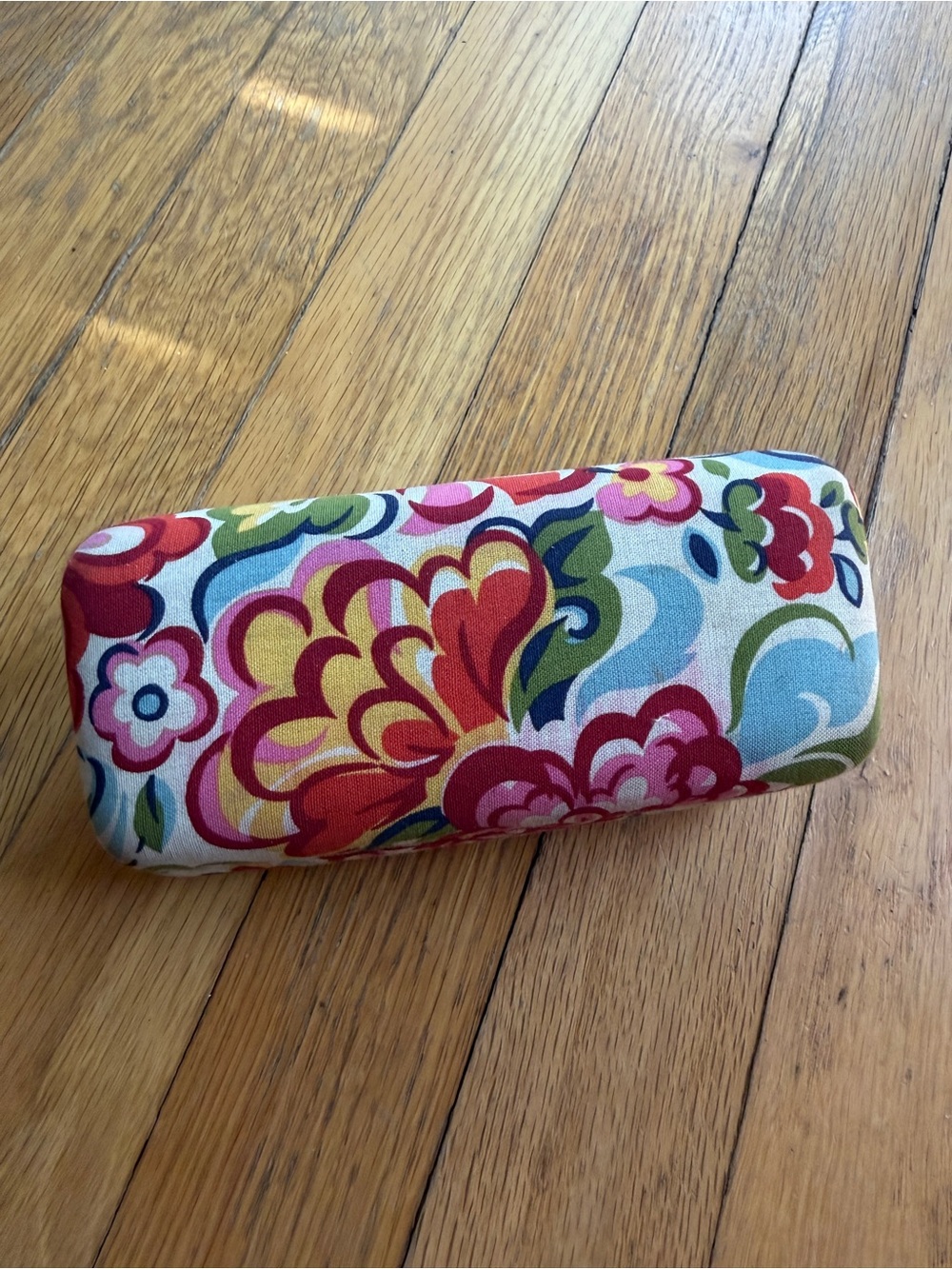 Vera Bradley glasses case - Picture 2 of 5